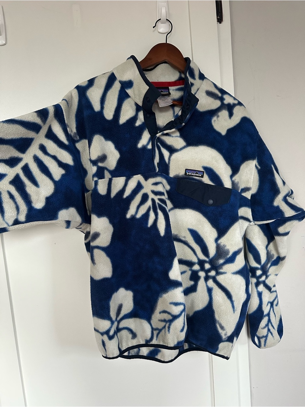 Patagonia Blue & White Floral Snap-Front Fleece Pullover
